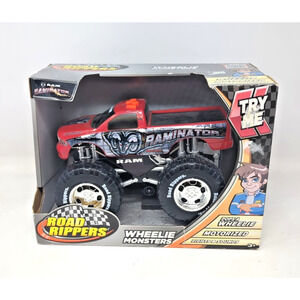 NEW Road Rippers Dodge Ram Monster Truck Toy Light Sound & Wheelies Rammunition